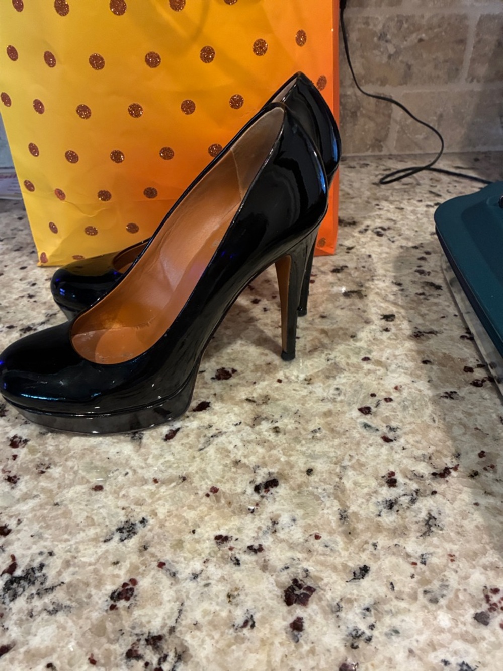 Gucci Betty black Patent Round-Toe High Heel Pumps - Picture 4 of 9